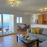 アパート Large Seaview Apt, 150m To Beach, 4km From - Nora トロギール