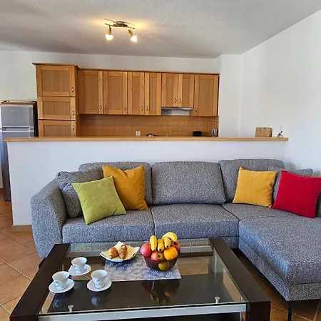Διαμέρισμα Large Seaview Apt, 150m To Beach, 4km From - Nora